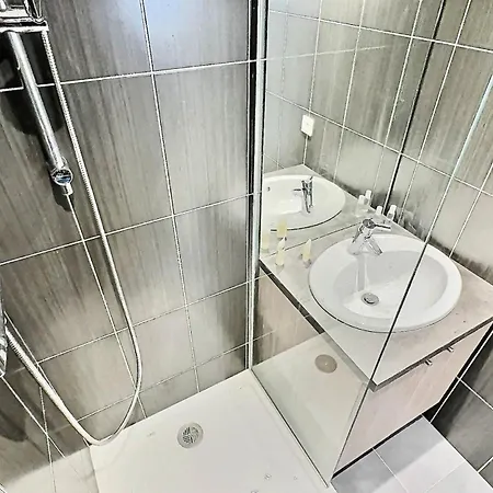 Résidence Les Jardins De Val - Pour 4 Personnes 164 Appartement *